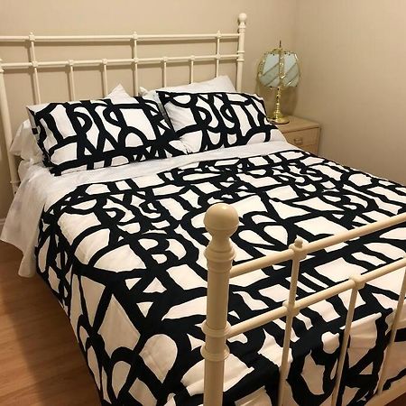 Modern Private Suite Close To Everything Ванкувър Екстериор снимка