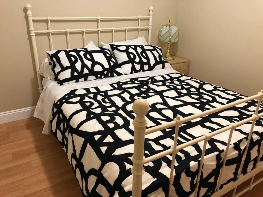Modern Private Suite Close To Everything Ванкувър Екстериор снимка