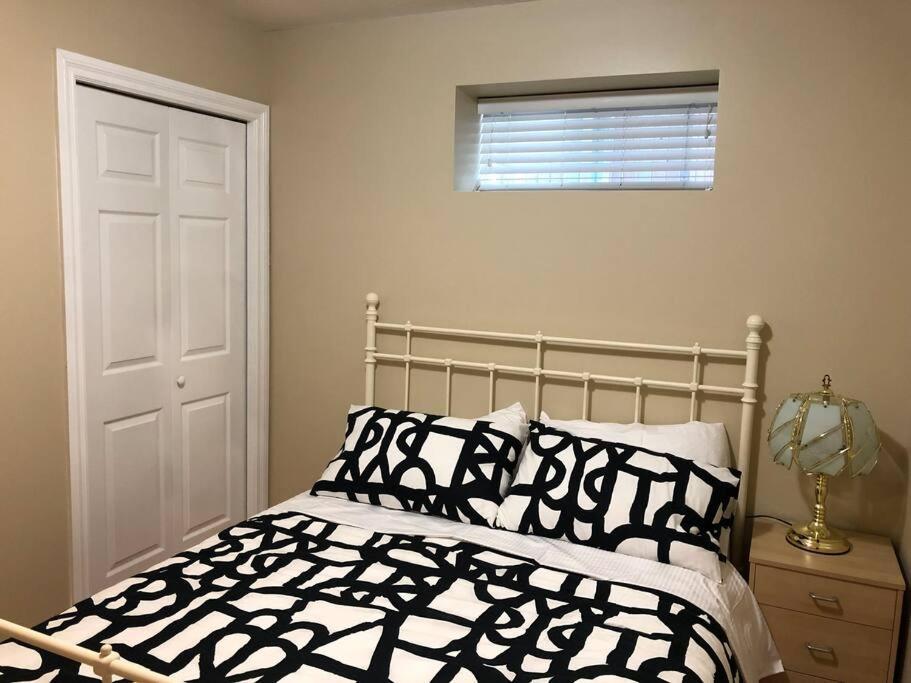 Modern Private Suite Close To Everything Ванкувър Екстериор снимка